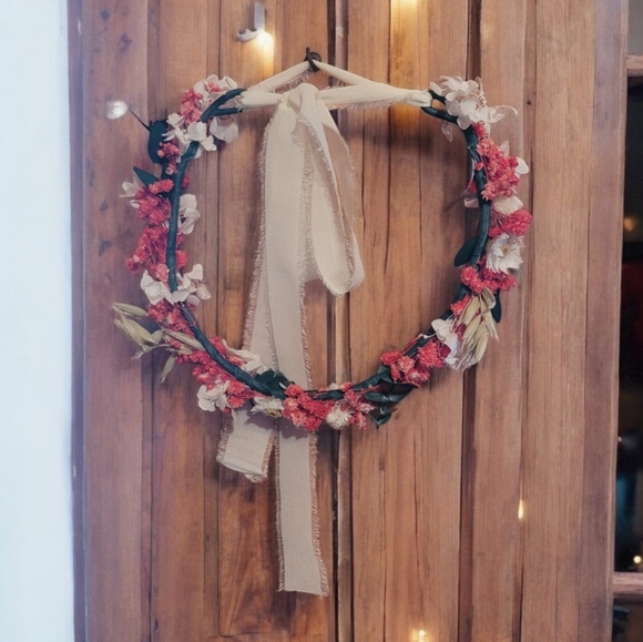 Red and White Natural Hair Crown - Picture 6 of 6